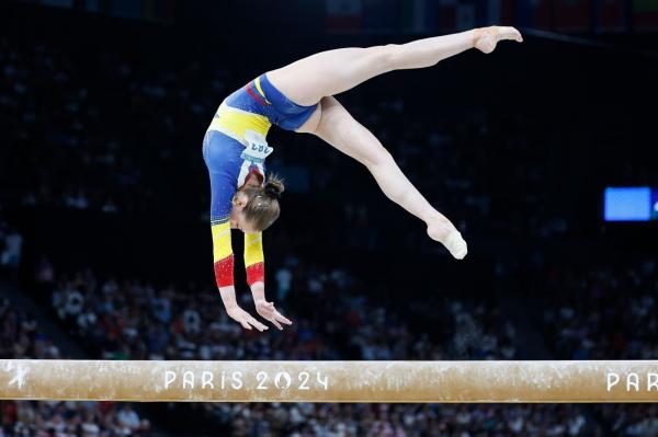 Gimnastica românească pare că renaşte la Paris. Avem încă trei finale în faţă de la care aşteptăm medalii