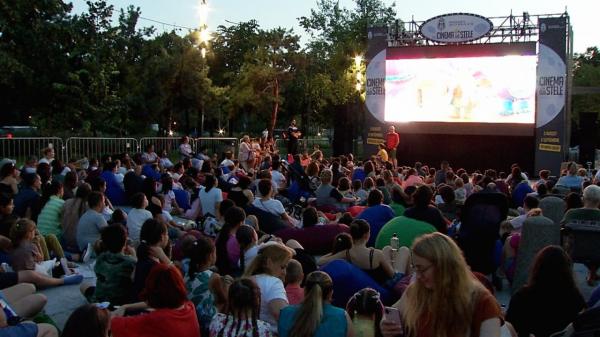 Maraton de filme celebre în aer liber, zilnic în Sectorul 6 al Capitalei. Programul săptămânal al locaţiilor