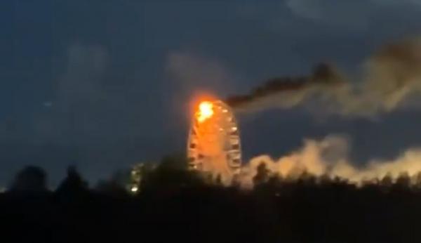 Scene de groază la un festival din Germania. O roată panoramică a luat foc, cel puţin 30 de oameni au fost răniţi