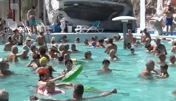 Staţiunea montană, luată cu asalt de turişti pentru proprietăţile unice. Şi hotelierii au fost surprinşi de numărul mare al vizitatorilor