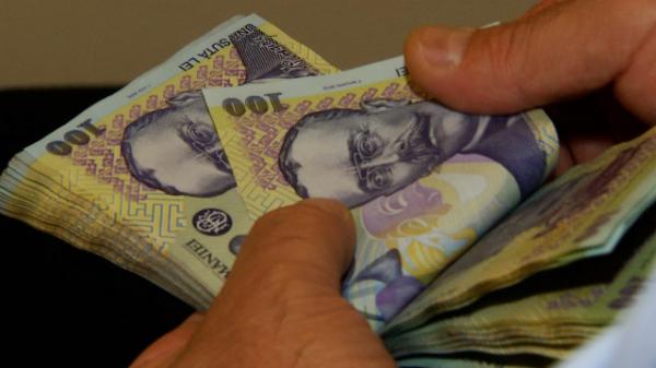 SURSE. Noua OUG "Trenuleț": TVA de 21%, taxe mai mari pentru bănci și păcănele, CASS la pensii peste 3.000 lei