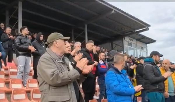 Emeric Ienei, condus pe ultimul drum cu onoruri militare. Stadionul din Oradea a devenit loc de reculegere