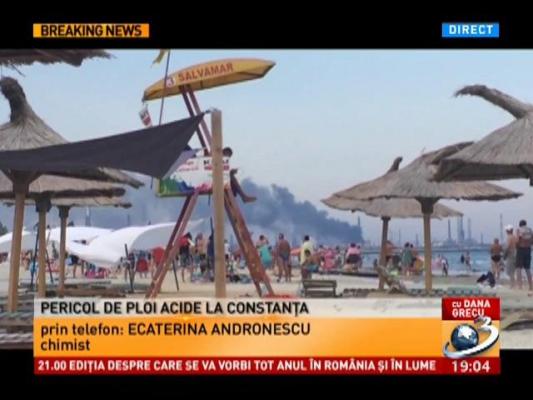 INCENDIU la Petromidia: Pericol de ploi acide la Constanţa. Oamenii sunt sfătuiţi să nu iasă din case!