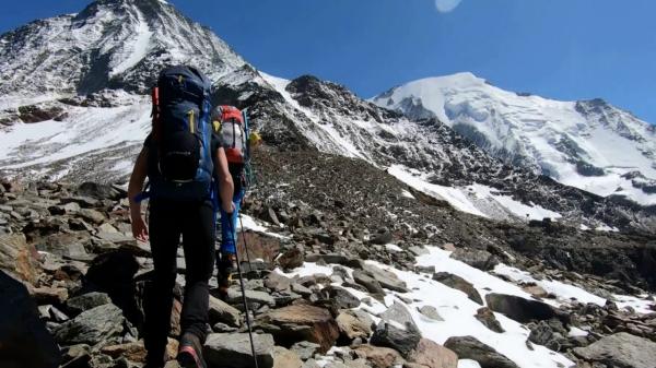 Alpinist român, mort după ce a căzut 200 de metri în gol de pe masivul Mont Blanc. Cum s-a produs tragedia