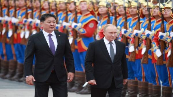 Putin sfidează Occidentul. A fost primit cu fast, fără a fi arestat în Mongolia. Ucraina promite răzbunare