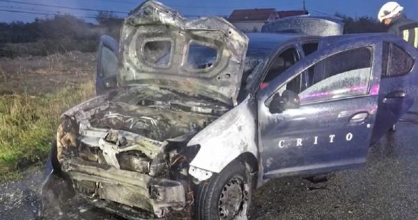 Un şofer beat criţă a intrat într-o maşină care circula regulamentar. În urma impactului, autoturismul i-a luat foc