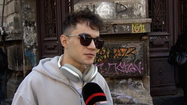 Câţi bani dă pe chirie un student venit în Bucureşti: "Studio. În Cişmigiu, să fiu aproape de universitate"