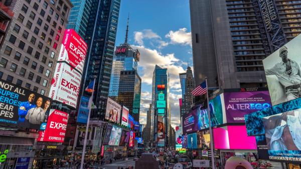 Secretul din Times Square, care se dezvăluie doar noaptea, pentru 3 minute: "E ca și cum timpul încetinește"