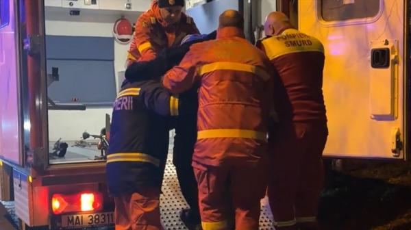 Azil fantomă, descoperit în Eforie Nord. 9 bătrâni, cazaţi într-un centru ilegal au fost evacuaţi de poliţie şi transportaţi la spital