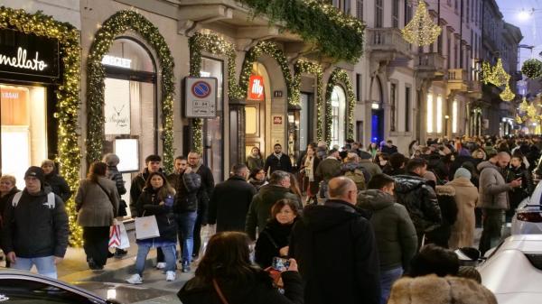 Revelion atipic în lume. Nivelul doi de alertă teroristă în Italia, fără alcool pe bulevardele din Paris şi evenimente anulate în UK