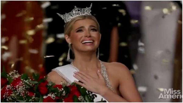 O tânără de 22 de ani, fostă majoretă, desemnată Miss America. A câștigat în faţa a 51 de concurente din fiecare stat. Cum i-a cucerit pe jurați