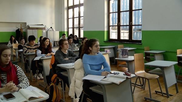 Noile reguli la BAC provoacă haos în şcoli, înaintea probelor orale. Elevii, obligaţi să meargă la cursuri în zilele de examen