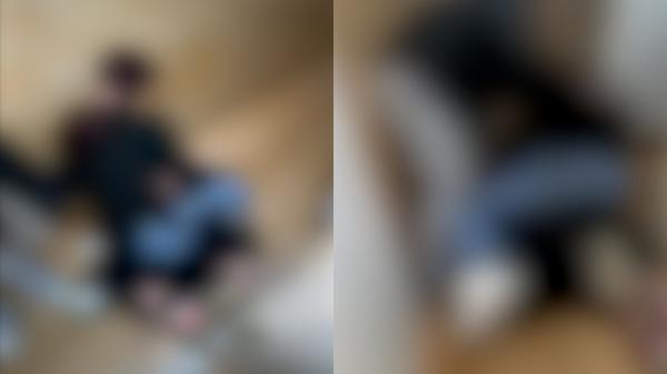 Elevă de 13 ani, bătută cu pumnii și picioarele de două colege de 11 și 15 ani, în baia unei școli din Sighetu Marmaţiei