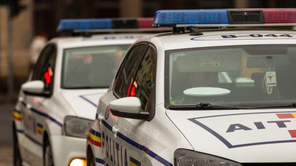 Asistent medical din Iaşi, acuzat că şi-a violat fiica vitregă în vârstă de 14 ani. Chiar mama copilei a sunat la 112