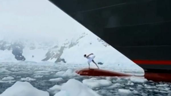 Spectacol unic în Antartica: o balerină franceză a dansat la -25°C pe prova unui spărgător