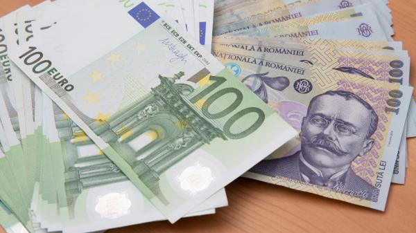 Scenariul sumbru în care leul s-ar putea deprecia masiv, în 2025: "Am putea să vedem și euro la 10 lei. Am mai avut situații"