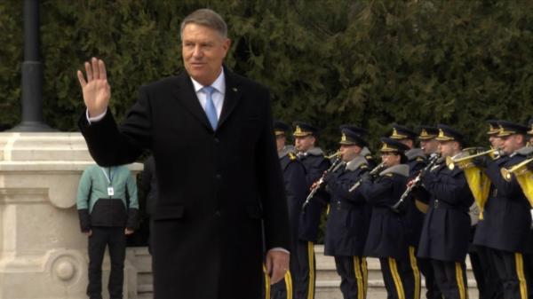 Momentul în care Klaus Iohannis părăseşte Palatul Cotroceni, după 10 ani şi 40 de zile