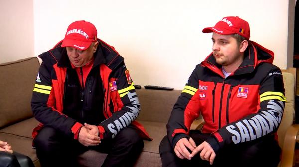 Salvarea de vieţi, o tradiţie de familie. Ştefan şi Patriciu, tată şi fiu, salvamontiştii care s-au dedicat oamenilor şi muntelui: "Să îţi placă să faci bine"