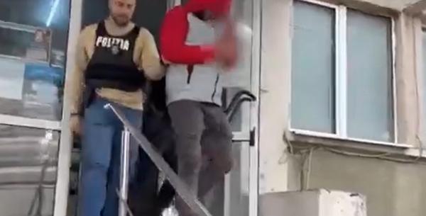 Agresorii care au violat o studentă şi l-au bătut pe iubitul ei, reţinuţi pentru 24 de ore
