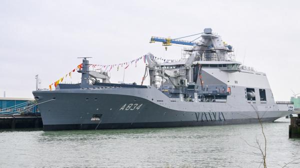 Navă militară construită la Galaţi îşi primeşte botezul în Olanda. În România, marina noastră defilează cu nave vechi de 40 de ani