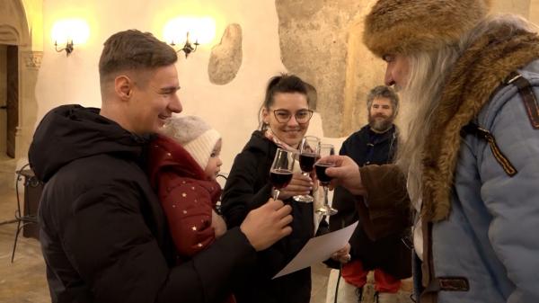 Căsătorie de probă la Castelul Corvinilor de Dragobete: "Emoționant, ceva foarte frumos, nu mă așteptam"