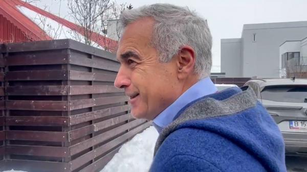 Nu e prima dată când Călin Georgescu face salutul legionar. Surse: Potra i-a dat bani în campanie şi o maşină de 100.000 de euro