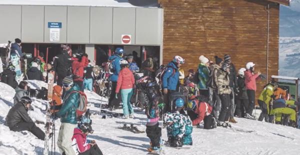 1 Martie a venit cu un record pentru hotelierii de la munte. Cel mai bun sezon din ultimii 10 ani, în Postăvarul