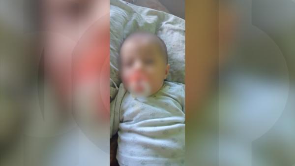 Cazul bebeluşului de 7 luni, ucis cu sălbăticie de noul iubit al mamei, în Covasna. De ce a minţit femeia că a căzut din pat