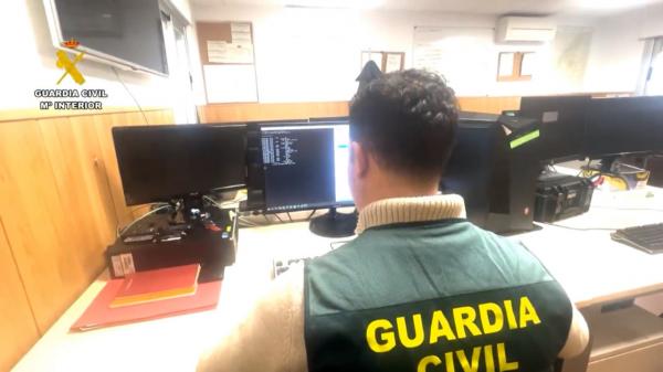 "Escrocheria romantică", o nouă metodă de fraudă cu ajutorul AI care a luat amploare în Spania