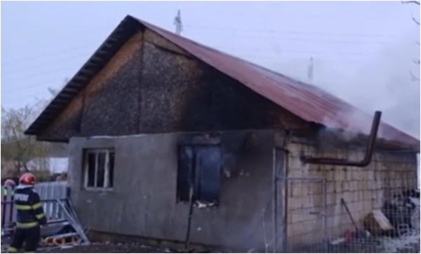 Bărbat din Suceava, ars de viu în propria casă. Ţigara din care fuma a transformat locuinţa într-o capcană de foc