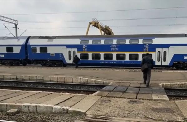 O gară din Suceava, declarată monument istoric, riscă să ajungă o ruină. Lucrările de renovare, începute în urmă cu 10 ani, au fost sistate