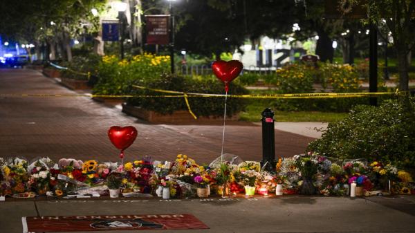 Doi morţi şi 6 răniţi în Florida, după ce un student de 20 de ani a deschis focul în campusul universităţii. Tânărul a folosit arma mamei, fost ajutor de şerif
