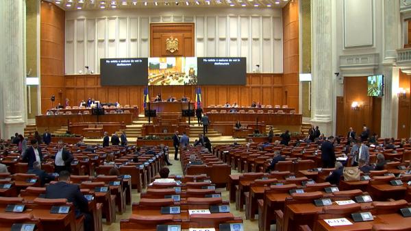 Pensiile magistraţilor pot costa România 660 de milioane de euro din PNRR. Modificările adoptate ar putea pica la CCR