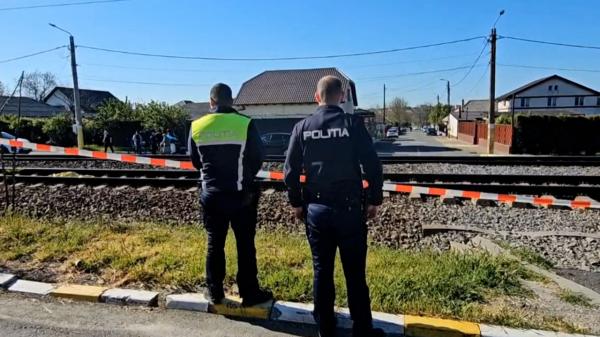 Cine este bărbatul din Oradea care a ţinut-o pe şine pe femeie până la venirea trenului. El s-a salvat în ultima secundă