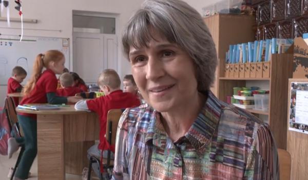 Povestea Lilianei Mursa, învăţătoarea care a renunţat la bănci şi la catedră: "Nu mă aliniez cu regulile tradiționale"