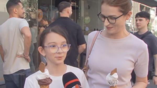 Îngheţată Dubai, cu aromă de muştar sau gust de mucenici. Sortimentele pentru care se stă la cozi imense la gelaterii