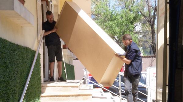 Mutarea de coșmar: cât costă să-ți cari mobila și ce riști dacă o arunci pe stradă