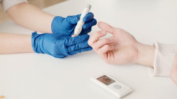 Care sunt simptomele care ar putea ascunde un dezechilibru glicemic