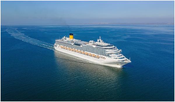 Cât costă un sejur de 7 nopți pe un vas de croazieră în Mediterană. Pachetul include pensiune completă şi taxe portuare