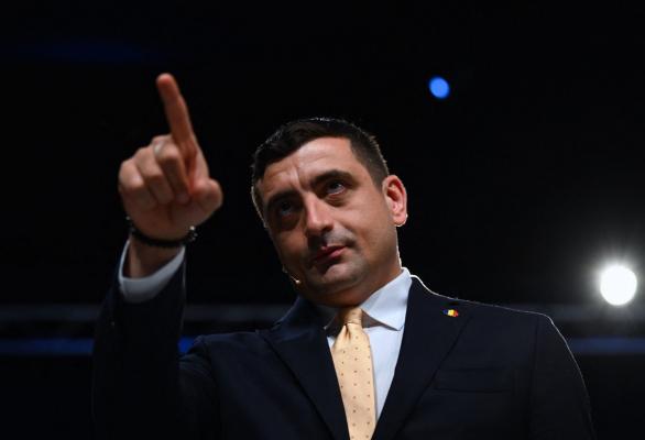 George Simion spune că va fi un președinte MAGA, victorie care "va răsturna toate guvernele din UE". A fugit de susținători, în vizita de la Londra