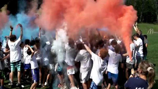 Tabere în America şi excursii cu colegii pe vase de croazieră. Noua modă printre elevi, în vacanţa de vară