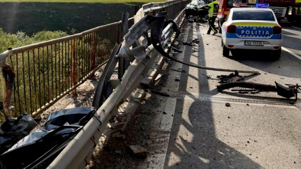Sucevean încarcerat după ce a rupt cu maşina un parapet de pe marginea DN17