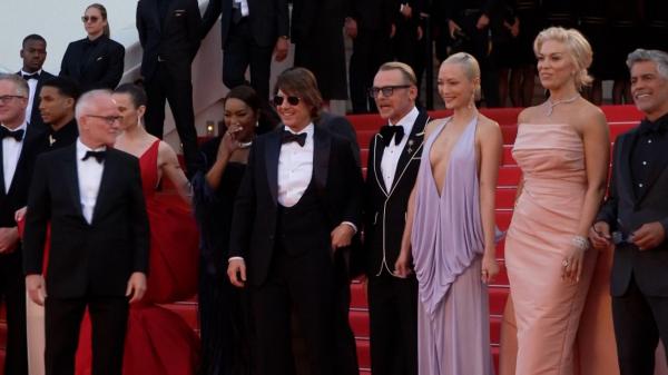 Tom Cruise, aplaudat la Cannes pentru noul film din seria Misiune Imposibilă. Cascadoriile au impresionat publicul