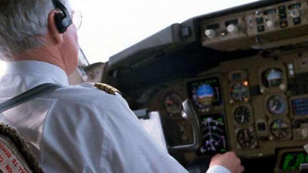 Un avion cu 200 de pasageri a zburat 10 minute nesupravegheat. Pilotul era la baie şi copilotul leşinase în cabină