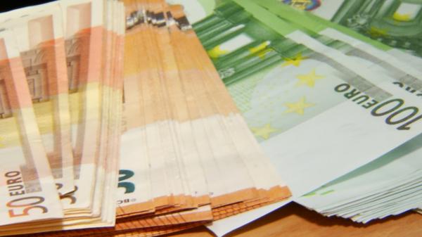 Economiştii spun ce valoare va avea 1 EURO în 2025: "La momentul ăsta toată lumea s-a calmat"