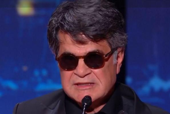 Povestea incredibilă de viaţă a regizorului Jafar Panahi, câştigătorul Palme d'Or de la Cannes. A făcut filme clandestine, pentru că avea interdicţie