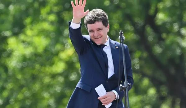 Ce spune Nicuşor Dan despre discuţia cu Donald Trump: Nu confirm, nu infirm