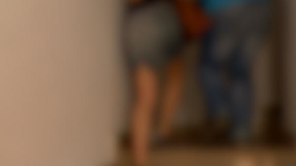 Elevă de 13 ani din Cisnădie, agresată sexual şi şantajată cu poze indecende de paznicul şcolii