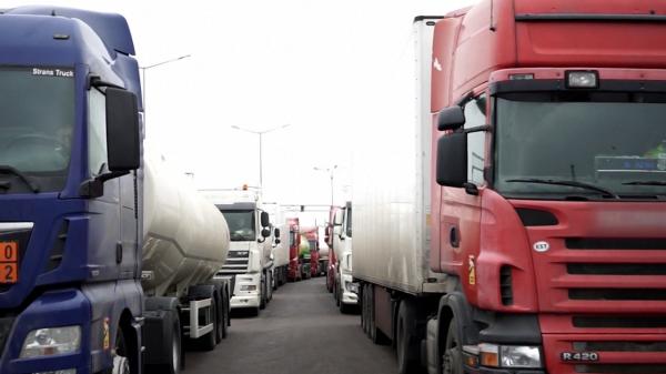 Un tânăr şi amicul lui au murit striviţi de cabina unui TIR pe care-l reparau. Dublă tragedie la Polovragi, în Gorj