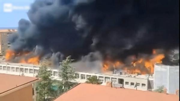 Incendiu la o universitate din Italia: Studenții și profesorii au fost evacuați
